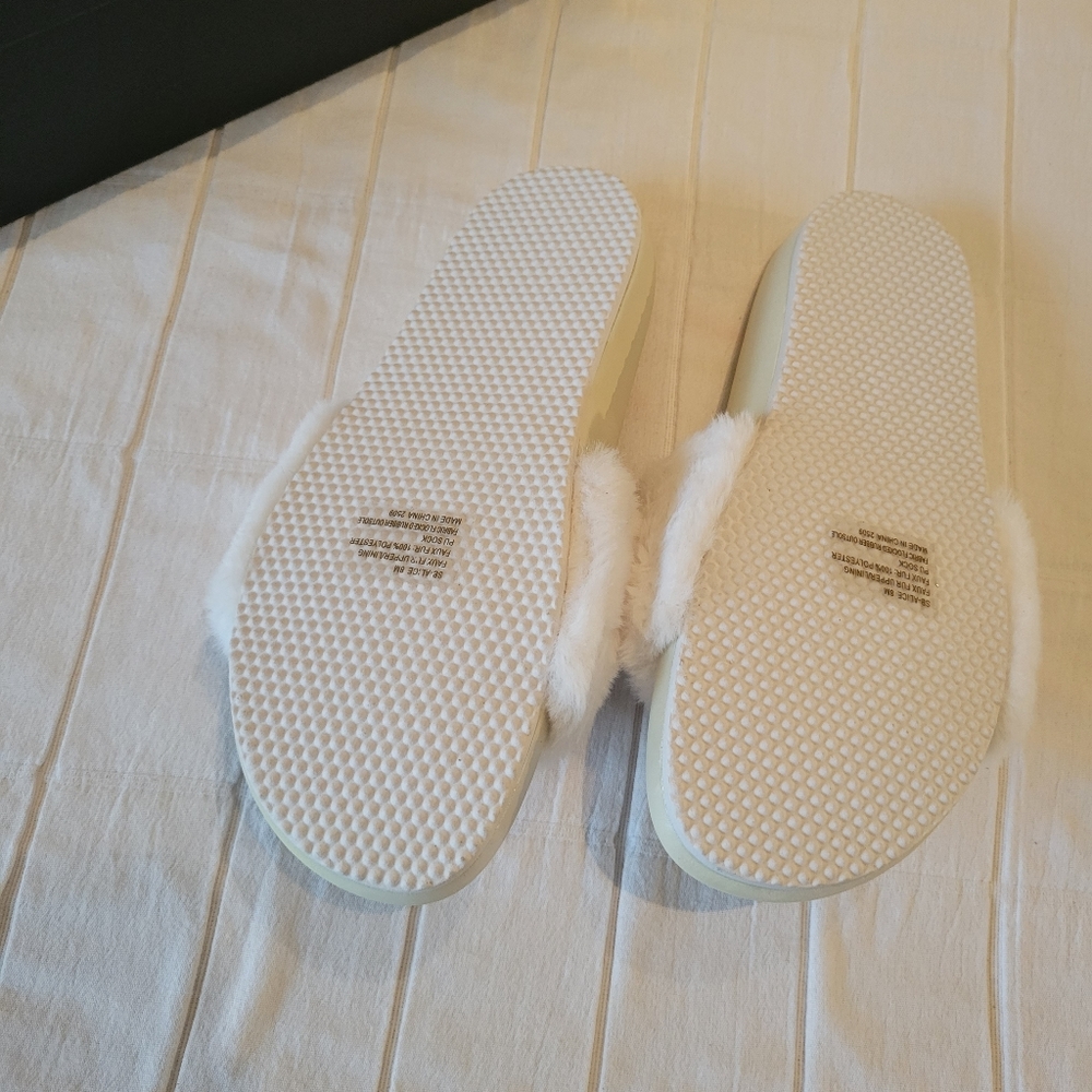 New Betsey Johnson Bride slide sandals - Picture 3 of 4